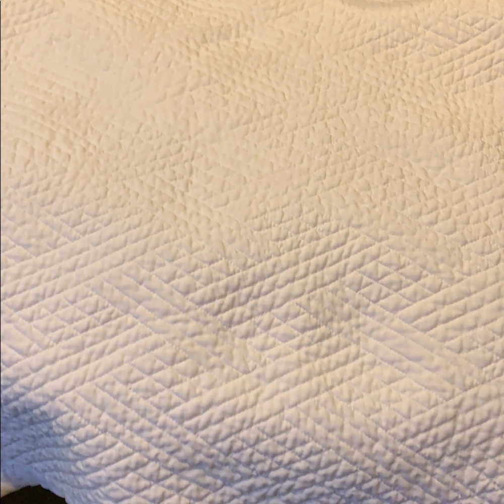 Queen size comforter & 2 shams